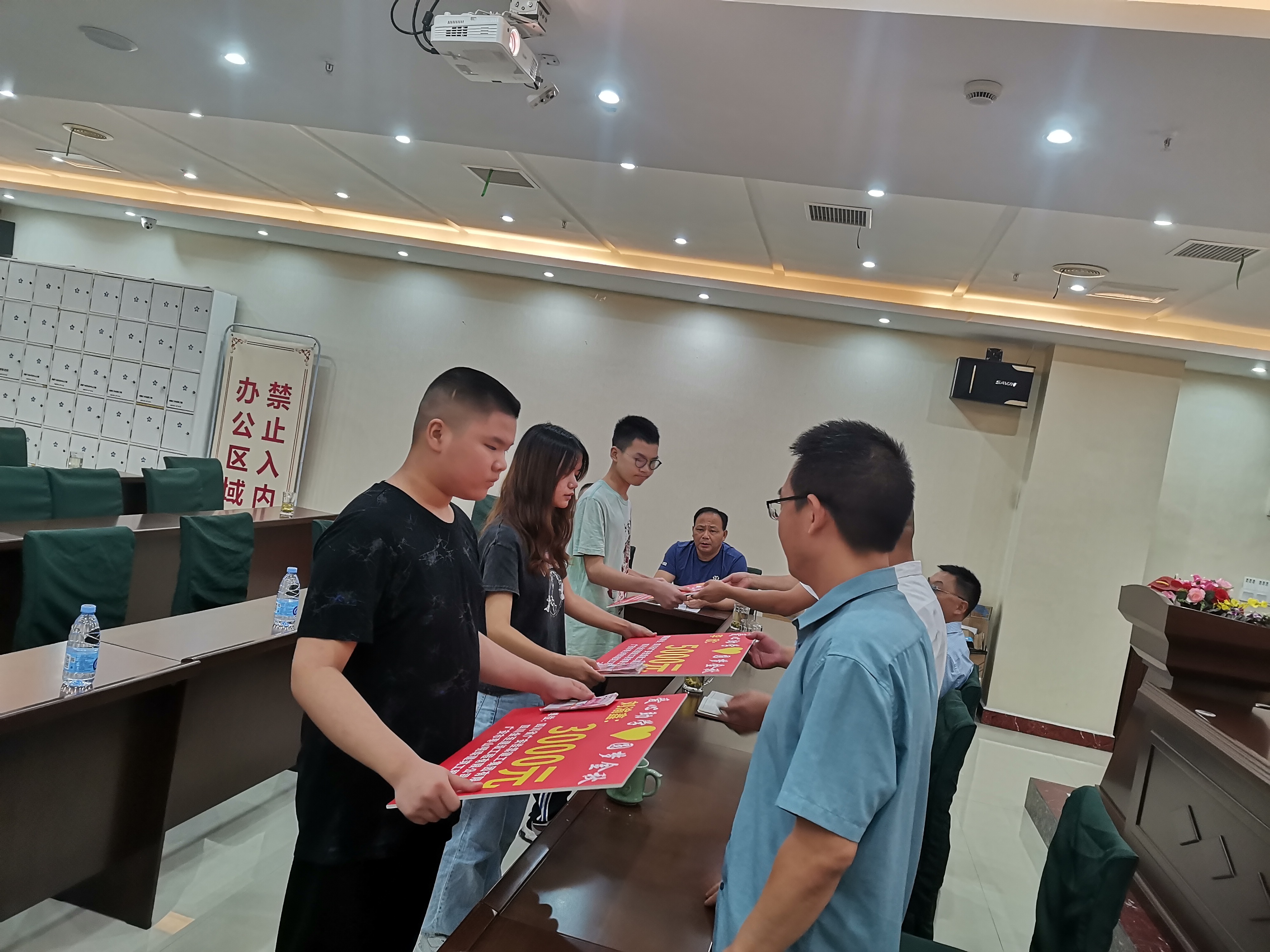 C:\Users\Administrator\Desktop\6d52c8426af73a074fad2696dc505b0.jpg C:\Users\Administrator\Desktop\6d52c8426af73a074fad2696dc505b0.jpg